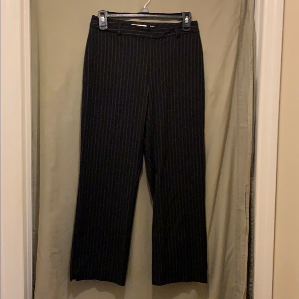 EUC Old Navy sz2 black pinstripe ankle pants
